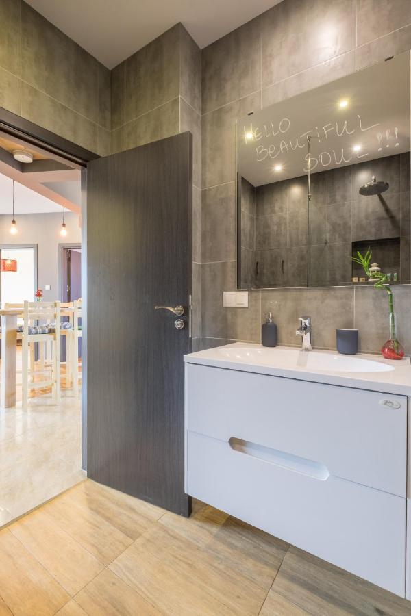 Artistic & Spacious 2Bd Central Apt By Flat Mаnager 소피아 외부 사진